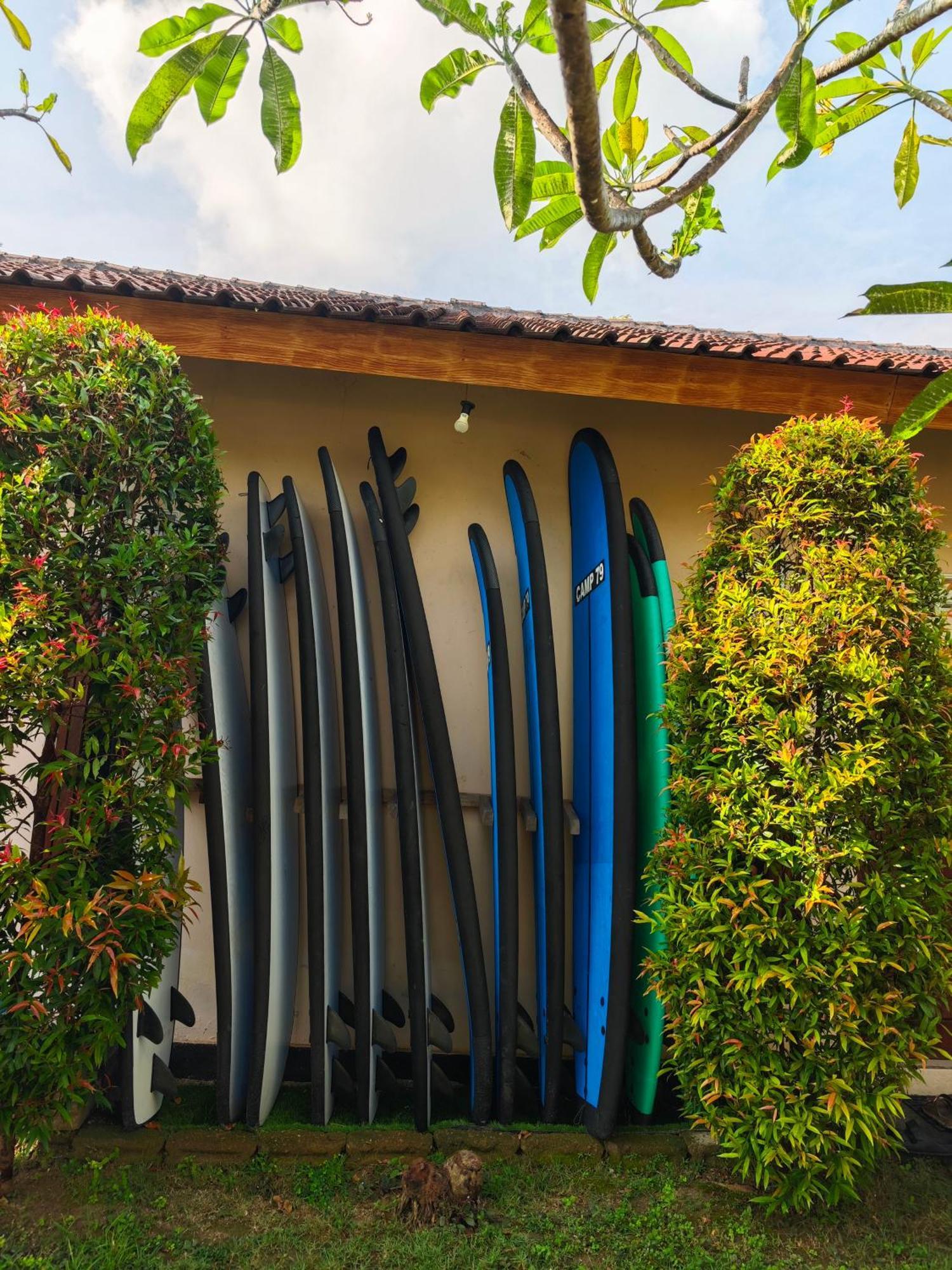 Surf Camp 79 Otel Kuta  Dış mekan fotoğraf