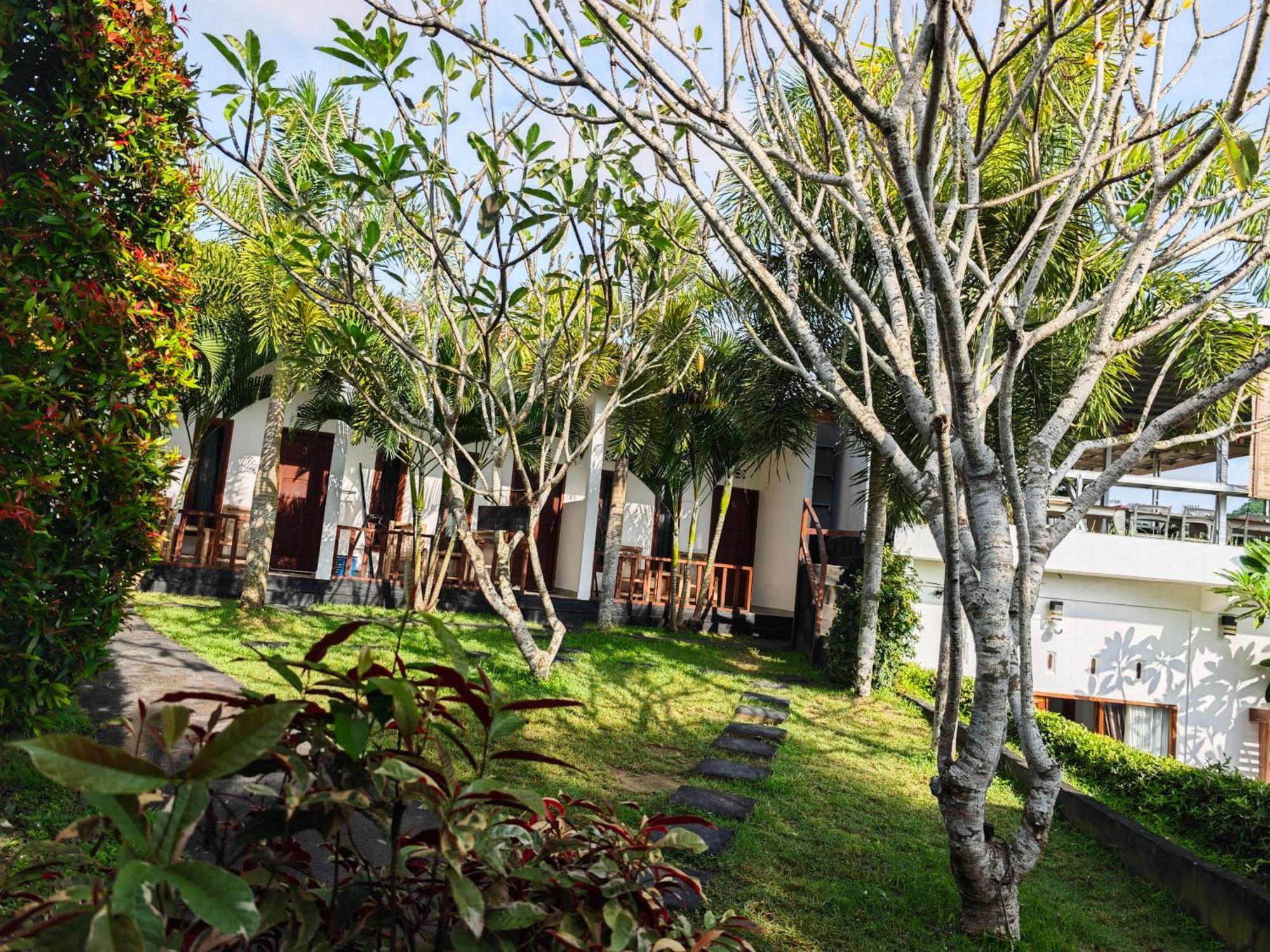 Surf Camp 79 Otel Kuta  Dış mekan fotoğraf